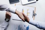Handshake, deal, agreement - credit Tung Nguyen