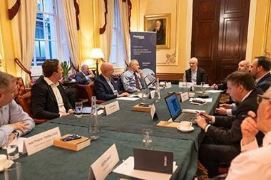 schroders_pe_roundtable_everyone_818020