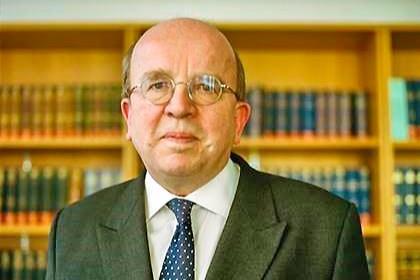 Sir Robin Knowles