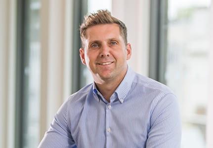 Jamie Fiveash, Smart