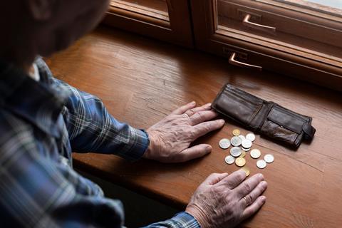 Savings, adequacy, low income, earnings