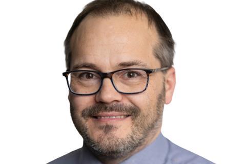 Adam Davis, Isio