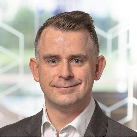 Gareth Roberts, Isio