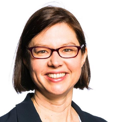 Naomi L'Estrange, Isio